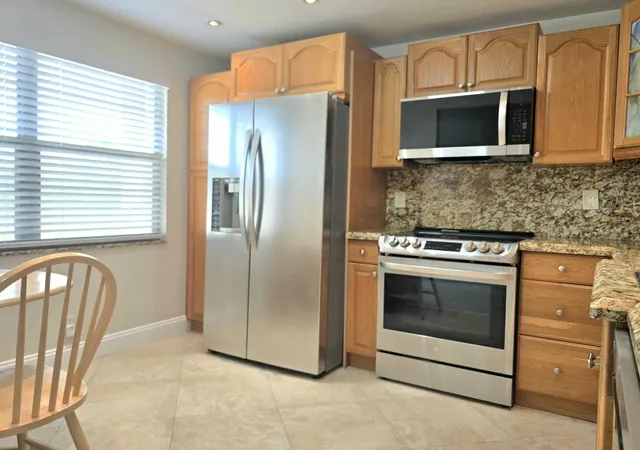3rd image of 2402 Antigua Cir, Coconut Creek, FL 33066