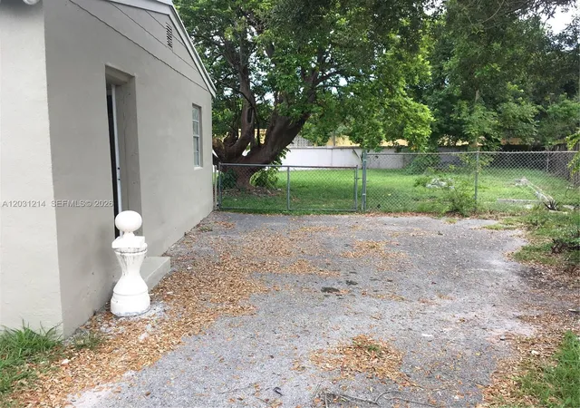 23rd image of 1594 Ne 155th Ter, North Miami Beach, FL 33162 | MLS# A12031214