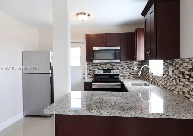 3rd image of 1861 Nw 59Th Wy, Sunrise, FL 33313 | MLS# A12031180