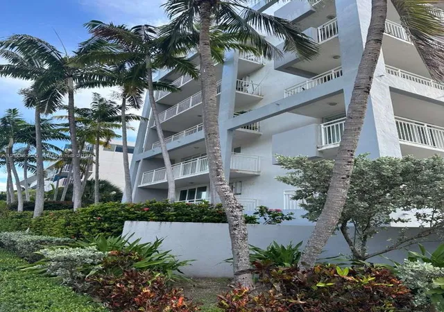 4th image of 7832 Collins Ave #406, Miami Beach, FL 33141 | MLS# A12033325