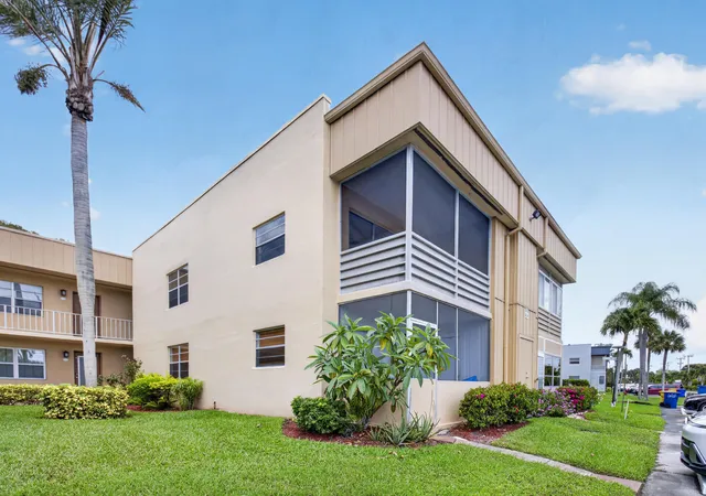 2nd image of 506 E Capri Rd #506, Delray Beach, FL 33484 | MLS# B26039939
