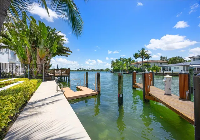4th image of 9400 W Bay Harbor, Bay Harbor Islands, FL 33154