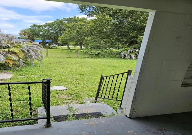 11th image of 2304 S 41st St, Fort Pierce, FL 34950 | MLS# B26039948