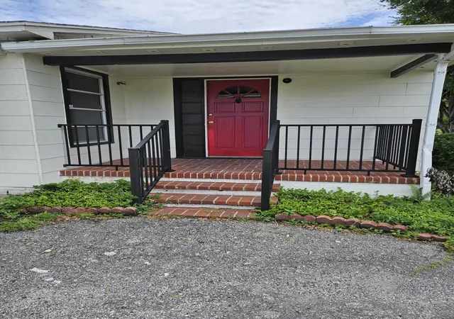2nd image of 2304 S 41st St, Fort Pierce, FL 34950 | MLS# B26039948