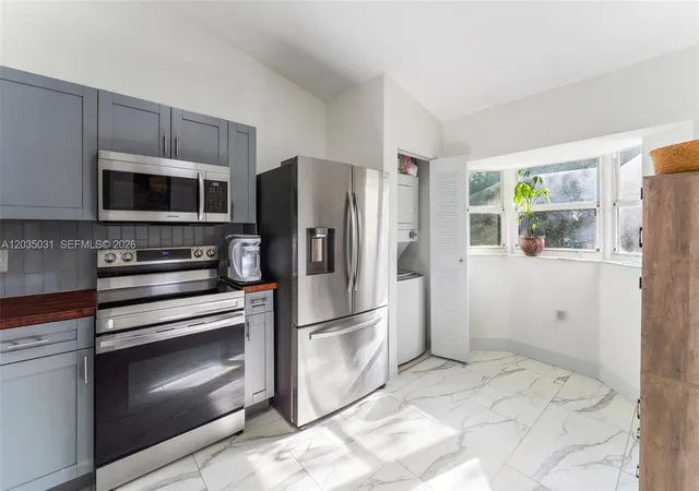 3rd image of 2140 Nw 78Th Ave, Pembroke Pines, FL 33024