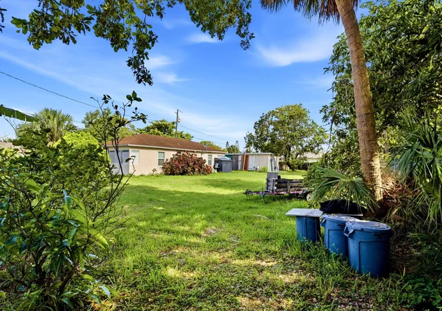 Photo 4 of Single family home for sale at 823 Doctor Martin Luther King Junior Blvd #823, Pompano Beach, FL 33060 | MLS# B26039968 | Listing updated on 2026-10-06