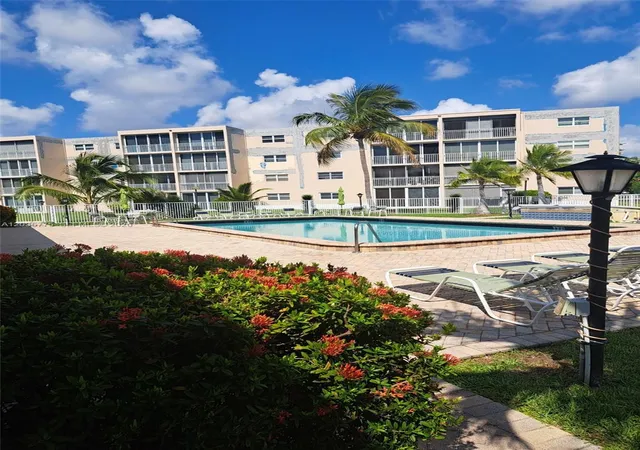 1st image of 1024 Se 3rd Ave #304, Dania, FL 33004 | MLS# A12035775
