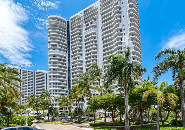 1st image of 21050 Ne 38th Ave #305, Aventura, FL 33180 | MLS# A12029113