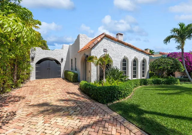 Photo 1 of Single family home for sale at 235 Nottingham Blvd, West Palm Beach, FL 33405 | MLS# B26040079 | Listing updated on 2026-10-07