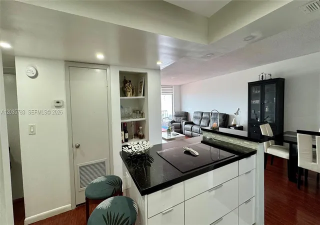 4th image of 2780 Ne 183Rd St #1607, Aventura, FL 33160 | MLS# A12035783
