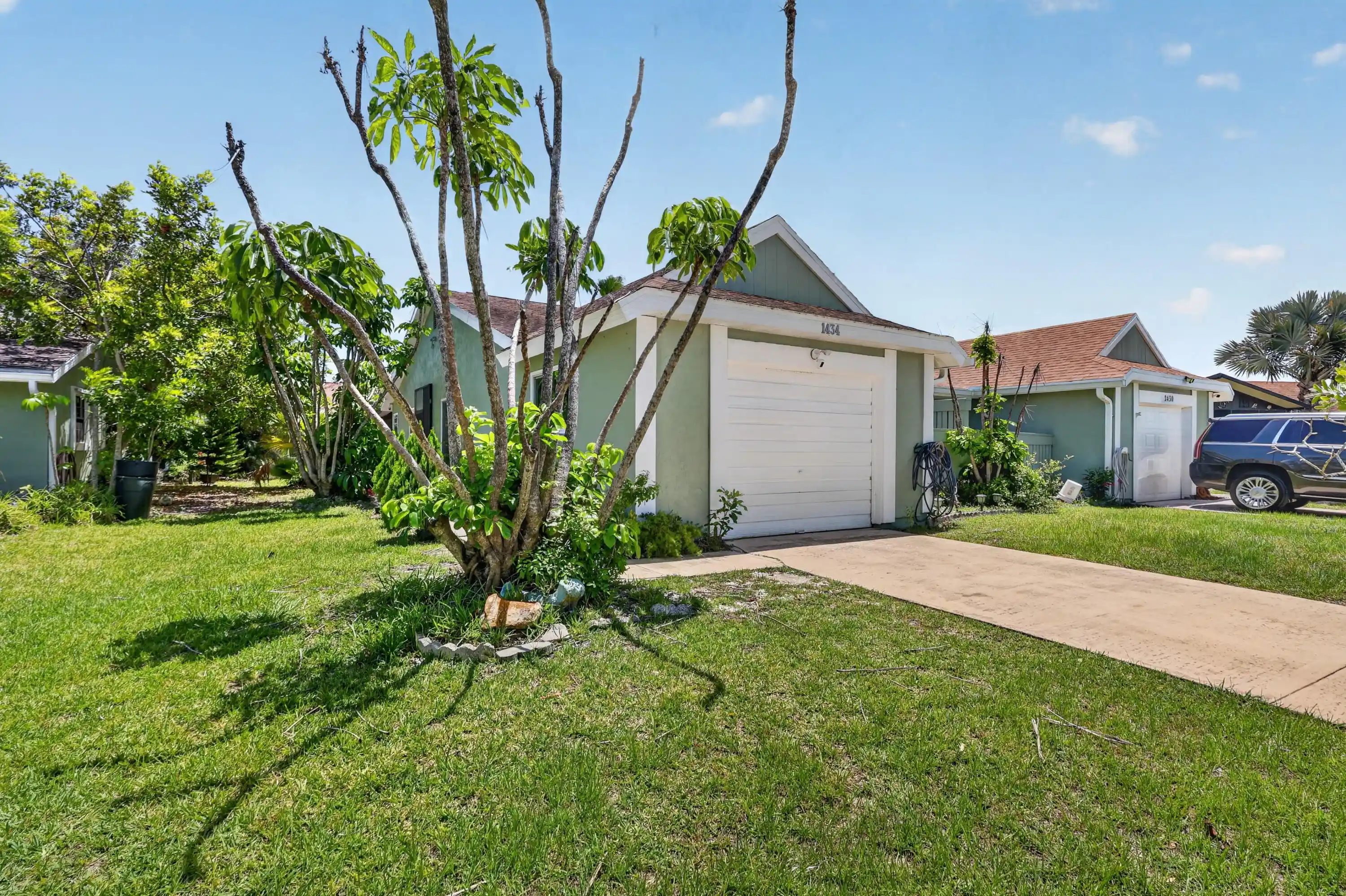 Photo 1 of Single family home for sale at 1434 Se Larkwood Cir, Port Saint Lucie, FL 34952 | MLS# B26040130 | Listing updated on 2026-10-27