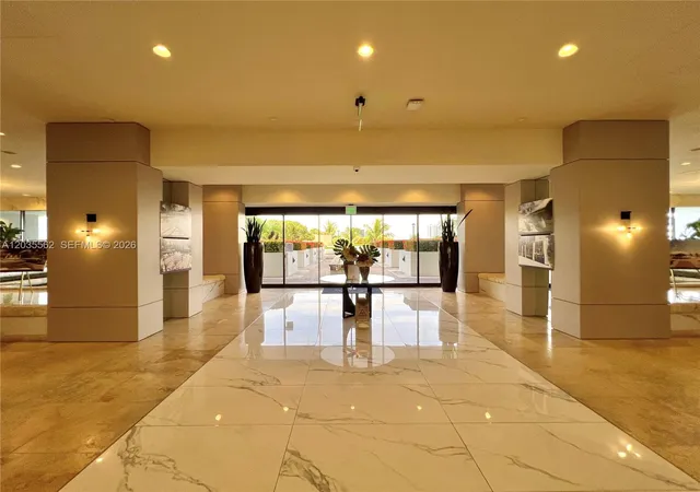3rd image of 1000 W Island Blvd #3010, Aventura, FL 33160 | MLS# A12035562