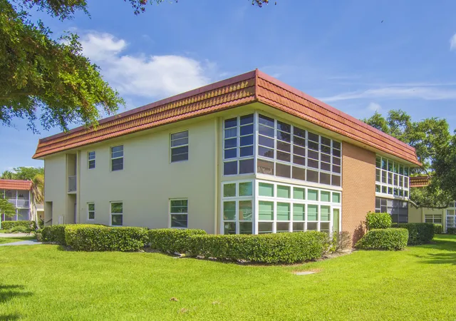 Photo 1 of Condo for sale at 16 Vista Palm Ln #106, Vero Beach, FL 32962 | MLS# B26040186 | Listing updated on 2026-10-07
