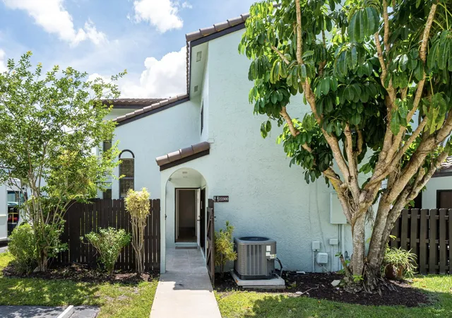 Photo 1 of Townhouse for sale at 22300 Pineapple Walk Dr, Boca Raton, FL 33433 | MLS# B26040199 | Listing updated on 2026-09-28