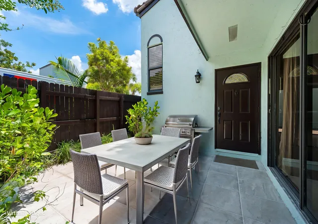 Photo 3 of Townhouse for sale at 22300 Pineapple Walk Dr, Boca Raton, FL 33433 | MLS# B26040199 | Listing updated on 2026-09-28
