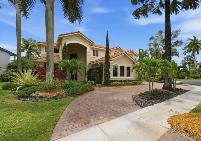 Homes for sale in Weston, FL | 929 Gulfstream Ct, Weston, FL 33327 | MLS# A12034492