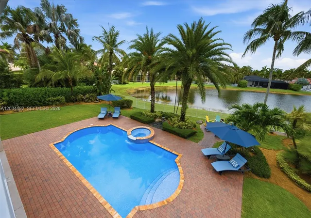 Homes for sale in Weston, FL | 929 Gulfstream Ct, Weston, FL 33327 | MLS# A12034492