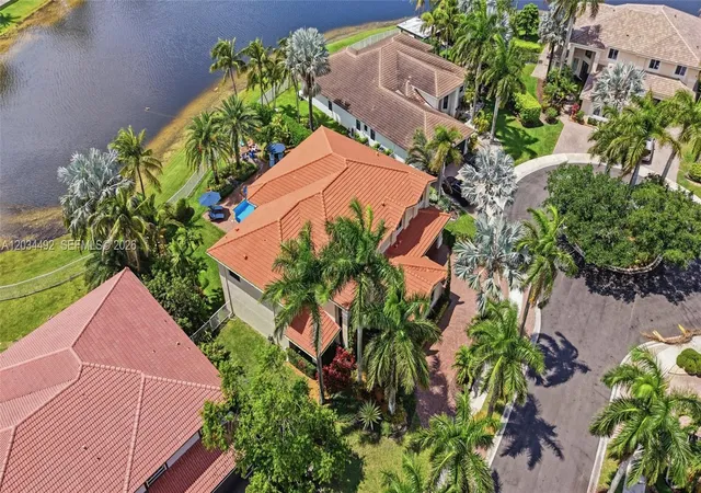 Homes for sale in Weston, FL | 929 Gulfstream Ct, Weston, FL 33327 | MLS# A12034492