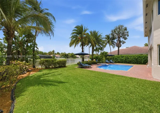 Homes for sale in Weston, FL | 929 Gulfstream Ct, Weston, FL 33327 | MLS# A12034492