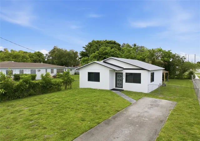 Homes for sale in West Park, FL | 5001 Sw 21st St, West Park, FL 33023 | MLS# A12036063