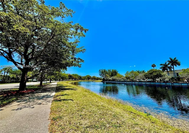 Homes for sale in Pompano Beach, FL | 3051 S Palm Aire Drive, Pompano Beach, FL 33069 | Houzeo