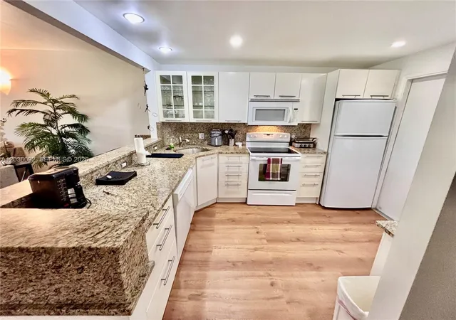 Homes for sale in Pompano Beach, FL | 3051 S Palm Aire Dr #102, Pompano Beach, FL 33069 | MLS# A12036092