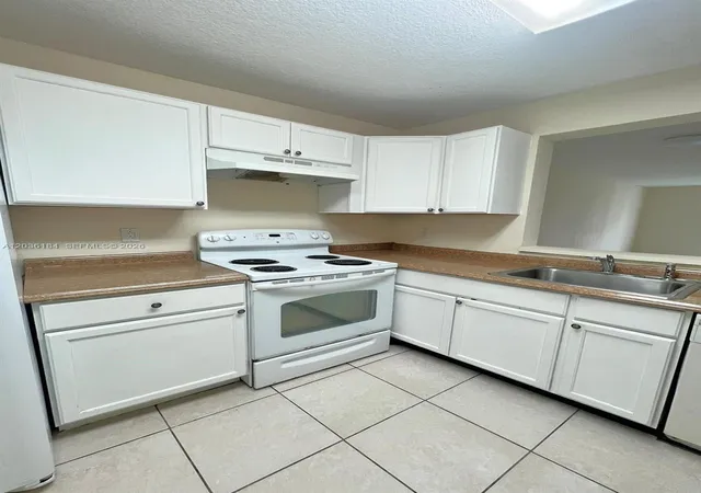 Homes for sale in Miramar, FL | 8740 N Sherman Cir, Miramar, FL 33025