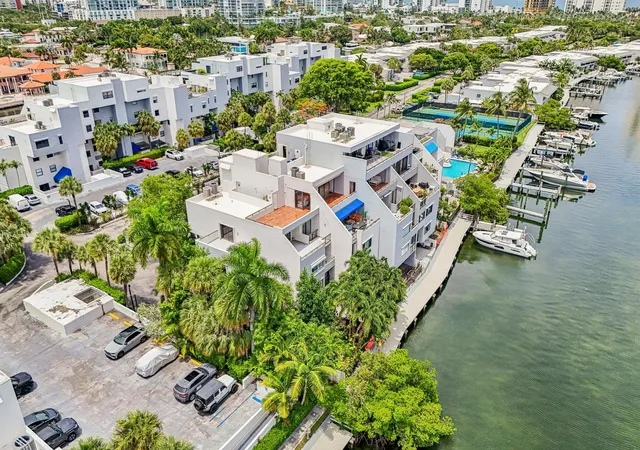 Photo 2 of Condo for sale at 430 Poinciana Dr #1710, Sunny Isles Beach, FL 33160 | MLS# B26040379 | Listing updated on 2026-09-24