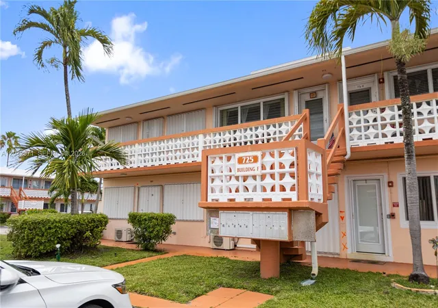 1st image of 725 Sw 11th Ave #12, Hallandale Beach, FL 33009 | MLS# A12032971