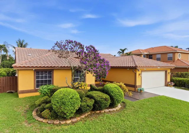 Photo 3 of Single family home for sale at 8862 Jaspers Dr, Boynton Beach, FL 33472 | MLS# B26040413 | Listing updated on 2026-09-24