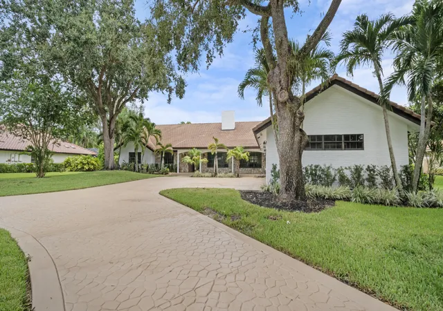 Photo 2 of Single family home for sale at 7510 E Cypresshead Dr, Parkland, FL 33067 | MLS# B26040437 | Listing updated on 2026-10-07