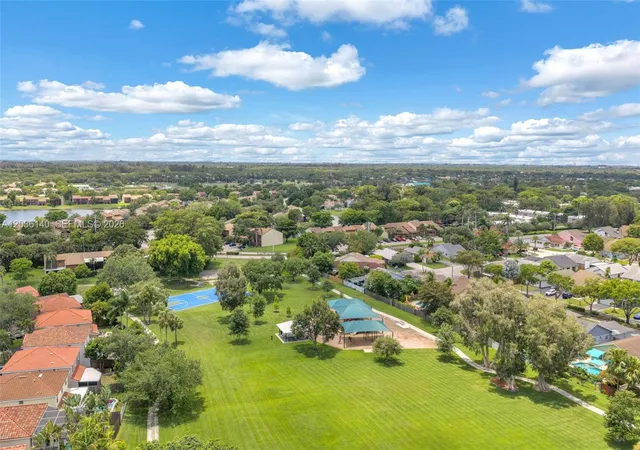 36th image of 4171 Sw 85th Ave, Davie, FL 33328 | MLS# A12036140