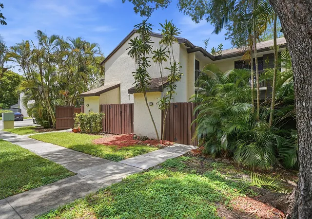 Photo 3 of Townhouse for sale at 3349 Cocoplum Cir #33129, Coconut Creek, FL 33063 | MLS# B26040489 | Listing updated on 2026-09-27