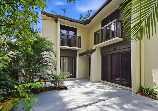 Photo 2 of Townhouse for sale at 3349 Cocoplum Cir #33129, Coconut Creek, FL 33063 | MLS# B26040489 | Listing updated on 2026-09-27