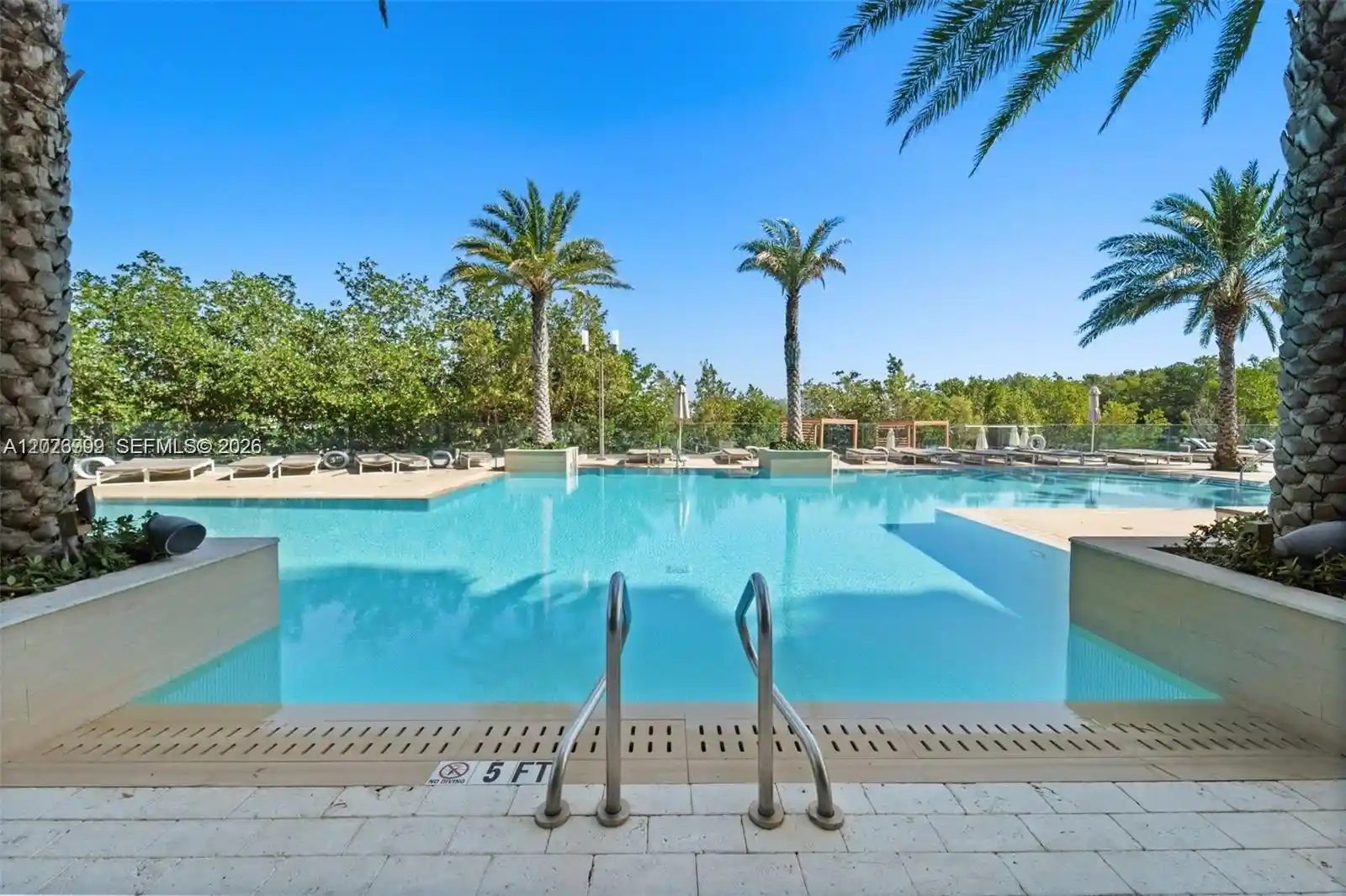 Photo 1 of Condo for sale at 16385 Biscayne Blvd #1019, North Miami Beach, FL 33160 | MLS# A12026999 | Listing updated on 2026-10-20