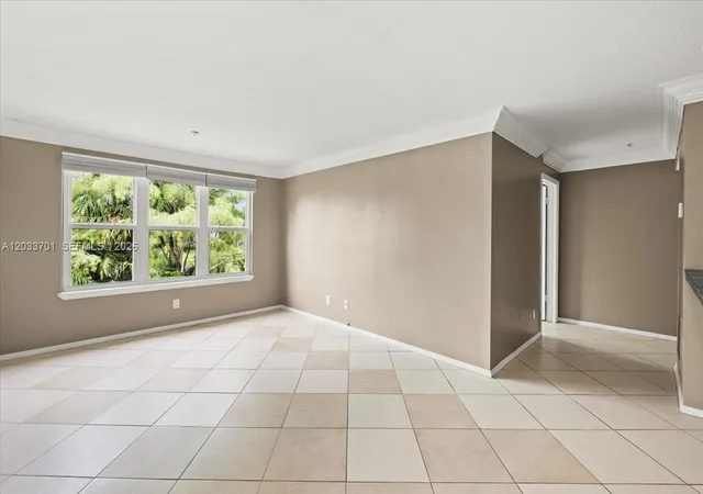 4th image of 2303 N Congress Ave #27, Boynton Beach, FL 33426 | MLS# A12033701