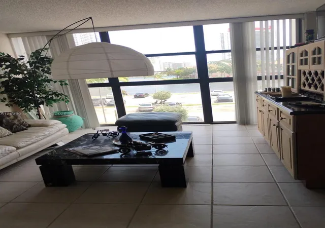 3rd image of 200 Leslie Dr #324, Hallandale Beach, FL 33009 | MLS# A12036652