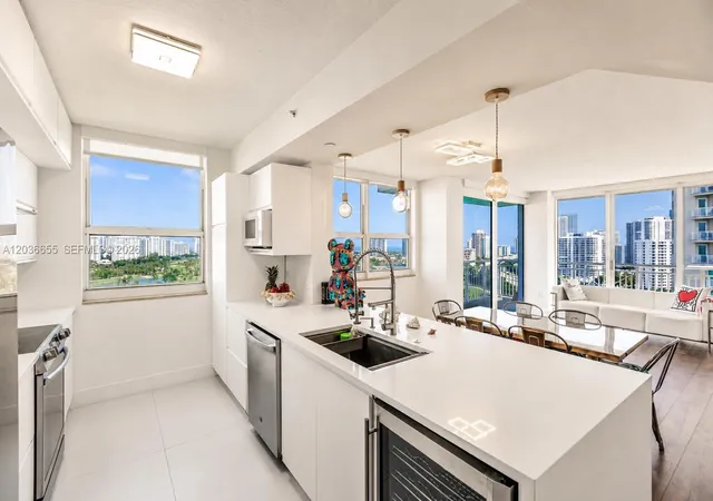 5th image of 19501 W Country Club Dr #1903, Aventura, FL 33180 | MLS# A12036655
