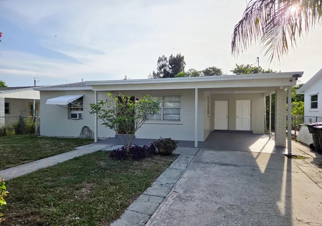 2nd image of 715 S C St, Lake Worth Beach, FL 33460 | MLS# B26040702