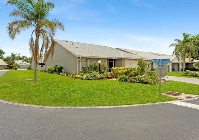 Photo 3 of Single family home for sale at 3897 Dafilee Cir, West Palm Beach, FL 33417 | MLS# B26040714 | Listing updated on 2026-09-23