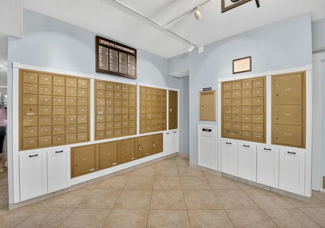 Homes for sale in Boca Raton, FL | 555 Nw 4 Avenue, Boca Raton, FL 33432 | Houzeo