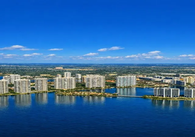 3rd image of 1000 W Island Blvd #911, Aventura, FL 33160 | MLS# A12032651