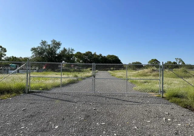 1st image of 575 S Jinete St, Clewiston, FL 33440 | MLS# A12036787