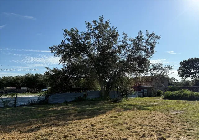 3rd image of 575 S Jinete St, Clewiston, FL 33440 | MLS# A12036787