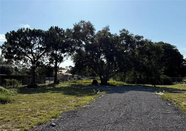 4th image of 575 S Jinete St, Clewiston, FL 33440 | MLS# A12036787