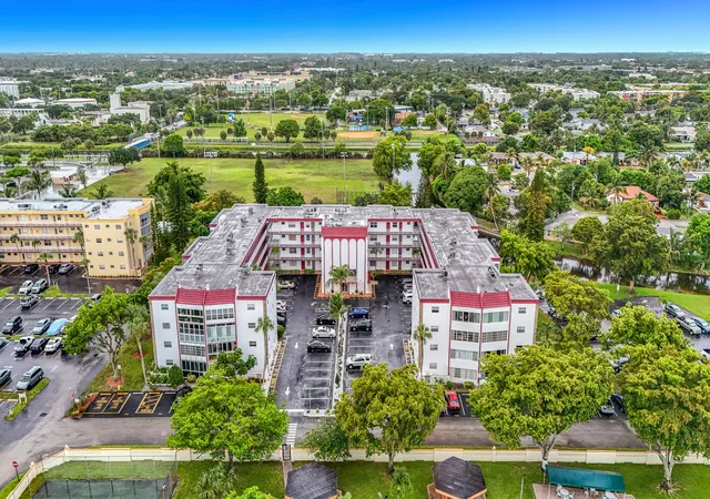 Photo 3 of Condo for sale at 4270 Nw 40th Street #401, Lauderdale Lakes, FL 33319 | MLS# B26040857 | Listing updated on 2026-09-23