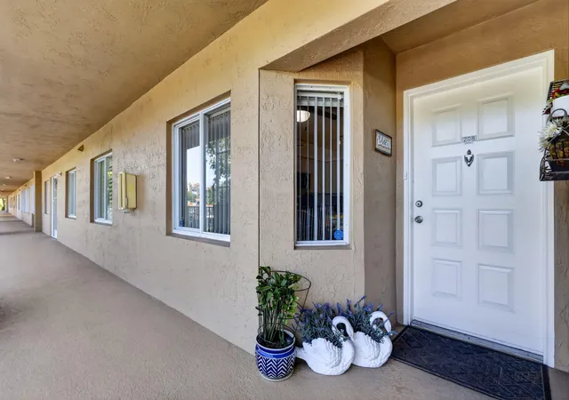 Homes for sale in Boynton Beach, FL | 5906 Crystal Shores Dr #208, Boynton Beach, FL 33437 | MLS# B26040889