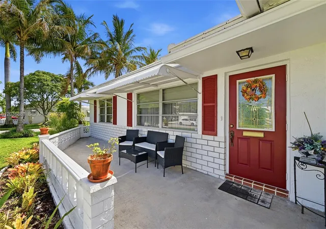 2nd image of 1702 Sw 22nd St, Boynton Beach, FL 33426 | MLS# A12036889