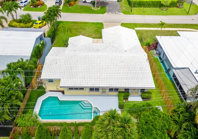 Single family home for sale at 4240 NE 19th Avenue, Fort Lauderdale, FL 33308 | MLS# B26040975