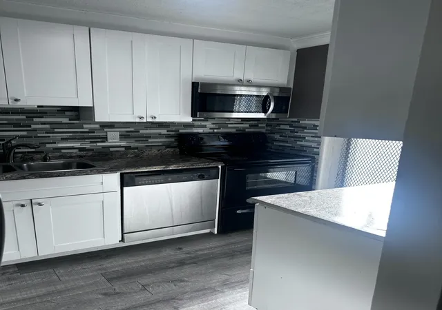 Listing Photo 4 - Condo for sale in building located at 1040 Se 4Th Ave, Deerfield Beach, FL 33441 - Unit #222